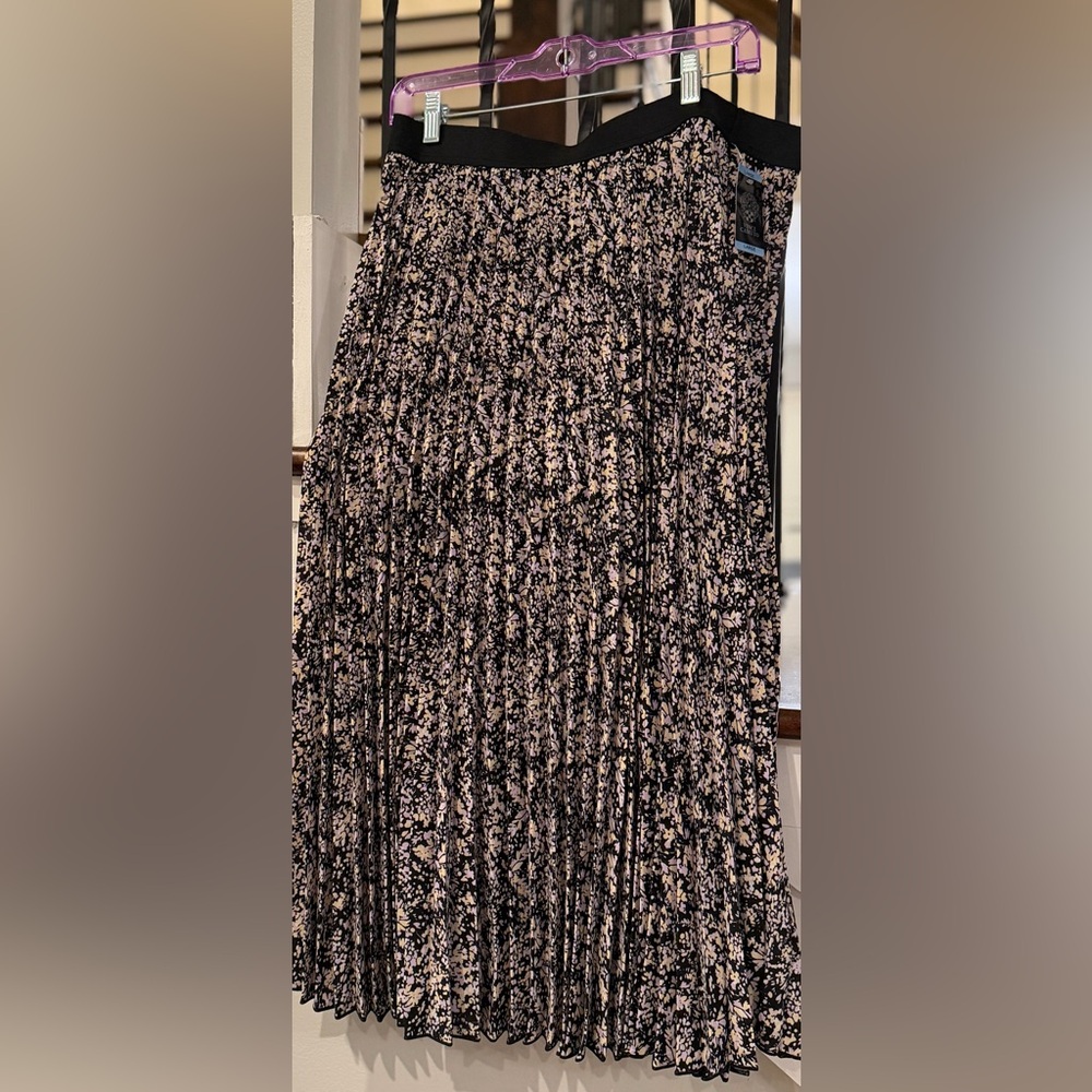 Vince Camuto Black and Cream Floral Maxi Skirt